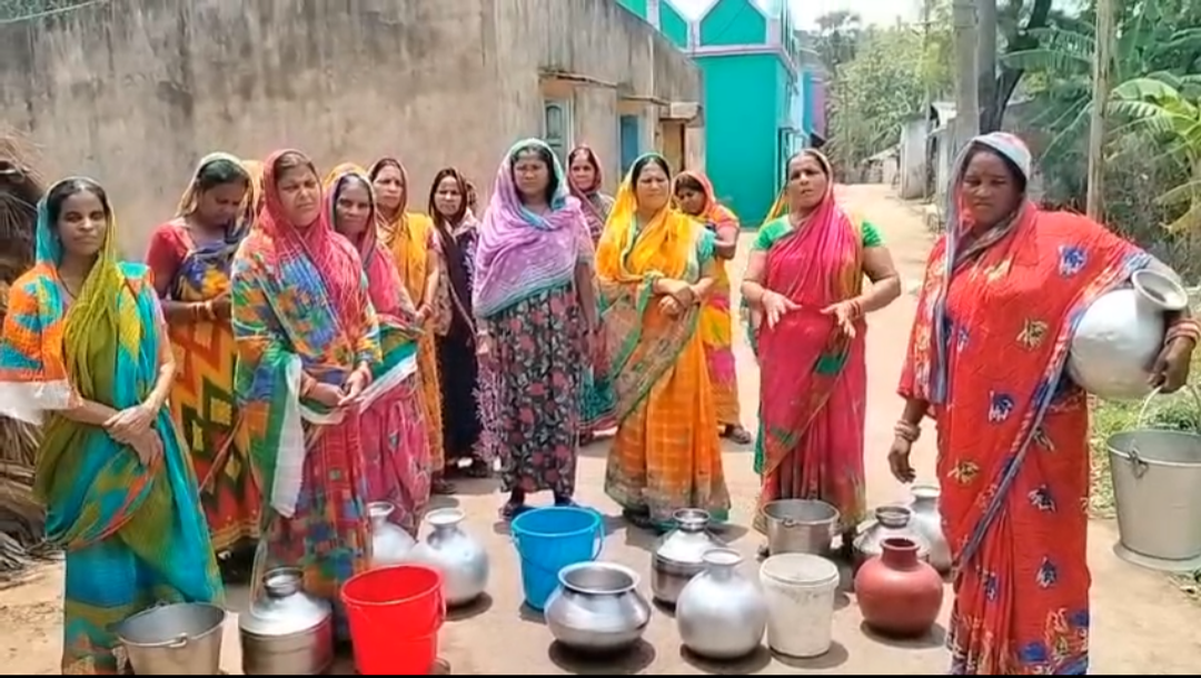 ଉତ୍କଟ ପାନୀୟ ଜଳ ସମସ୍ୟାରେ ପେଷି ହେଉଛନ୍ତି ବଡ଼ତଇଳା ସାହିବାସୀ