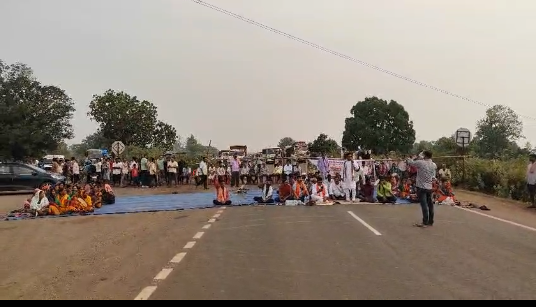 149 ନମ୍ବର ଜାତୀୟ ରାଜପଥ ଅବରୋଦ୍ଧ କଲେ ସୀପୁର ଗ୍ରାମ ବାସି