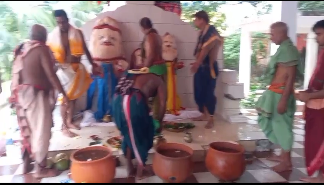 କୈବଲ୍ୟ ବଜାର ସ୍ଥିତ ସିଦ୍ଧ ବଳରାମ ଜୀଉଙ୍କ ମନ୍ଦିରରେ ଆଜି ଜ୍ୟେଷ୍ଠ ମାସର ଦେବ ସ୍ନାନ ନୀତି ପାଳନ