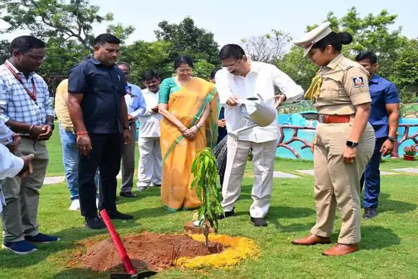 ଲୋକ ଭବନରେ ବିଶ୍ୱ ପରିବେଶ ଦିବସ ପାଳିତ: ଚାରା ରୋପଣ କଲେ ରାଜ୍ୟପାଳ