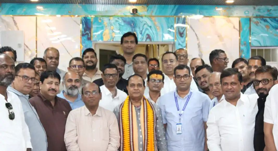 ଖାଦ୍ୟ ଯୋଗାଣ ଓ ଖାଉଟି କଲ୍ୟାଣ ମନ୍ତ୍ରୀଙ୍କୁ ସାକ୍ଷାତ କଲେ ଓଡିଶା ରାଇସ ମିଲର୍ସ ମହାସଂଘ କର୍ମକର୍ତ୍ତା