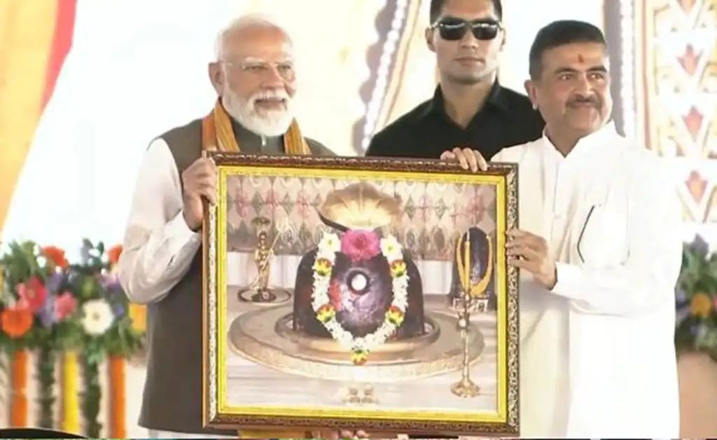‘ପଶ୍ଚିମବଙ୍ଗ ଦିବସ’ ସମାରୋହରେ ଯୋଗଦେଲେ ପ୍ରଧାନମନ୍ତ୍ରୀ
