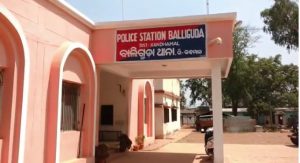 ଅଜଣା ଗାଡ଼ି ଧକ୍କାରେ ତିନି ବାଇକ୍ ଆରୋହୀଙ୍କ ମୃତ୍ୟୁ ର ପରିଚୟ ମିଳିଲା