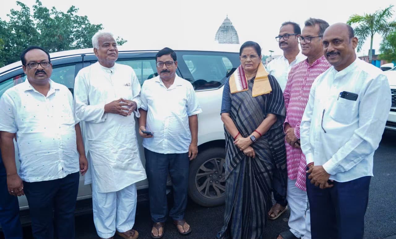 ହିଙ୍ଗୁଳା ମନ୍ଦିର ର ବିକାଶ ପାଇଁ ଉପ ମୁଖ୍ୟମନ୍ତ୍ରୀ ଙ୍କ ସହ ସାଂସଦ ଙ୍କ ଆଲୋଚନା