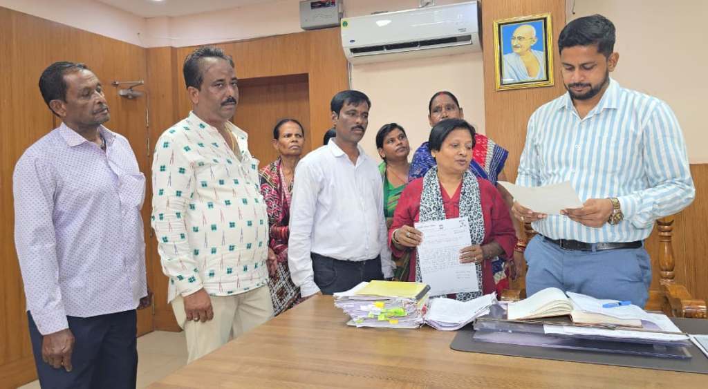 ତାଳଚେରରେ ଘନଘନ ବିଜୁଳିକାଟ୍ ଲୋକେ ଅତିଷ୍ଠ : ରାତିଅଧରେ ପହରା ଦେଉଛନ୍ତି ଅଂଚଳବାସୀ