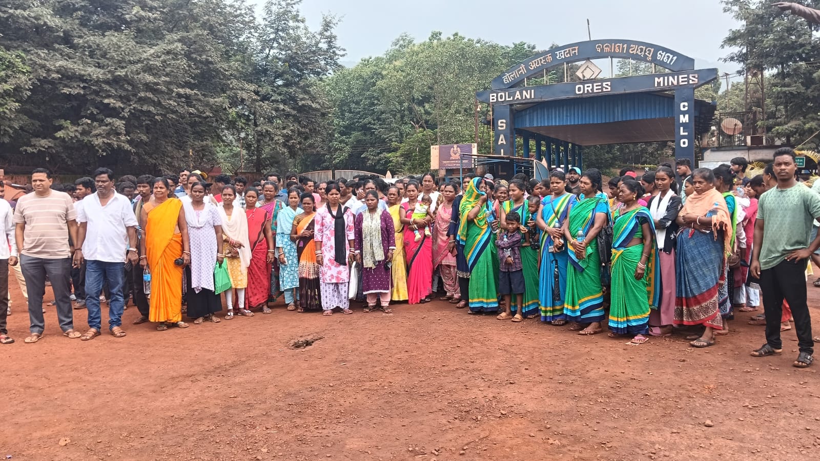 ସେଲ ଲୌହଖଣି ଦୁର୍ଘଟଣା ମାମଲା। କ୍ଷତି ପୂରଣ ଦାବୀରେ ସେଲଗେଟ୍ ସମ୍ମୁଖରେ ସ୍ଥାନୀୟବାସିନ୍ଦା ଓ ଠିକା ଶ୍ରମିକଙ୍କ ବିକ୍ଷୋଭ।