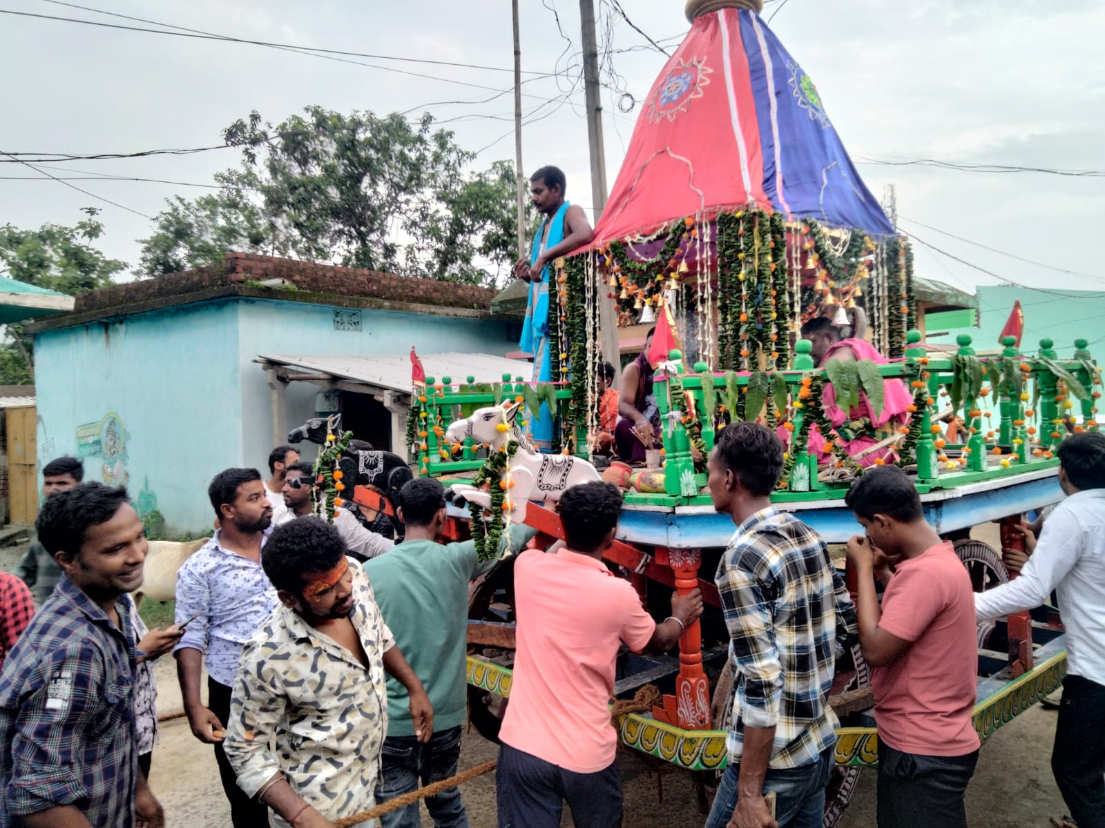 ଭକ୍ତି ଓ ଉତ୍ସାହରେ ଝୁମିଲା ବୁଢ଼ାପଙ୍କ ଗ୍ରାମ, ସମ୍ପନ୍ନ ହେଲା ବାହୁଡ଼ା ଯାତ୍ରା