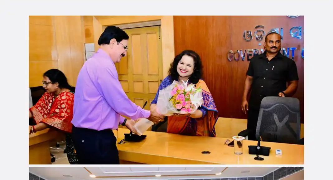 ମୁଖ୍ୟ ଶାସନ ସଚିବଙ୍କ ପ୍ରମୁଖ ବ୍ୟକ୍ତିଗତ ସଚିବ ସୁରେଶ ଚନ୍ଦ୍ର କରଙ୍କୁ ଅବସରକାଳୀନ ସମ୍ବର୍ଦ୍ଧନା