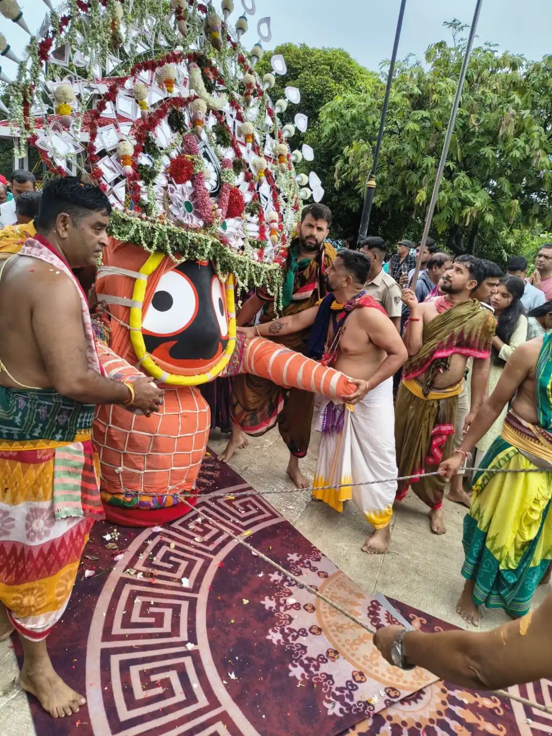 ଶୈଳ ଶ୍ରୀକ୍ଷେତ୍ରରେ ନିଆରା ରଥଯାତ୍ରା, ମା’ ସୁଭଦ୍ରାଙ୍କ ରଥ ଟାଣିଥିଲେ ମହିଳା ଭକ୍ତ