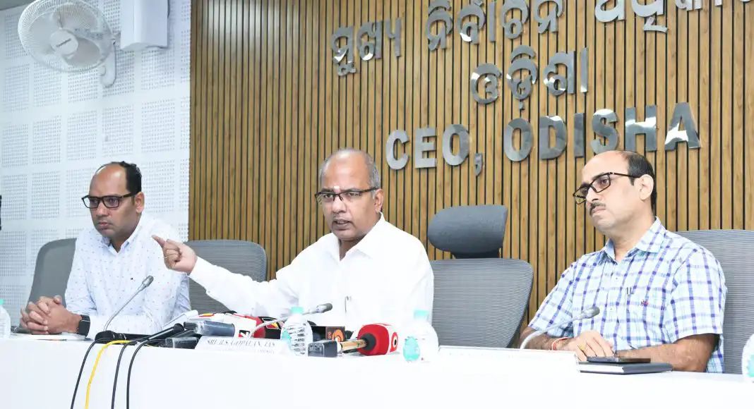 ପଞ୍ଚାୟତ ଓ ପୌର ନିର୍ବାଚନ ପାଇଁ ଜୋରଦାର ପ୍ରସ୍ତୁତି: ଜିଲ୍ଲାପାଳମାନଙ୍କ ସହ ରାଜ୍ୟ ନିର୍ବାଚନ ଆୟୁକ୍ତଙ୍କ ସମୀକ୍ଷା ବୈଠକ