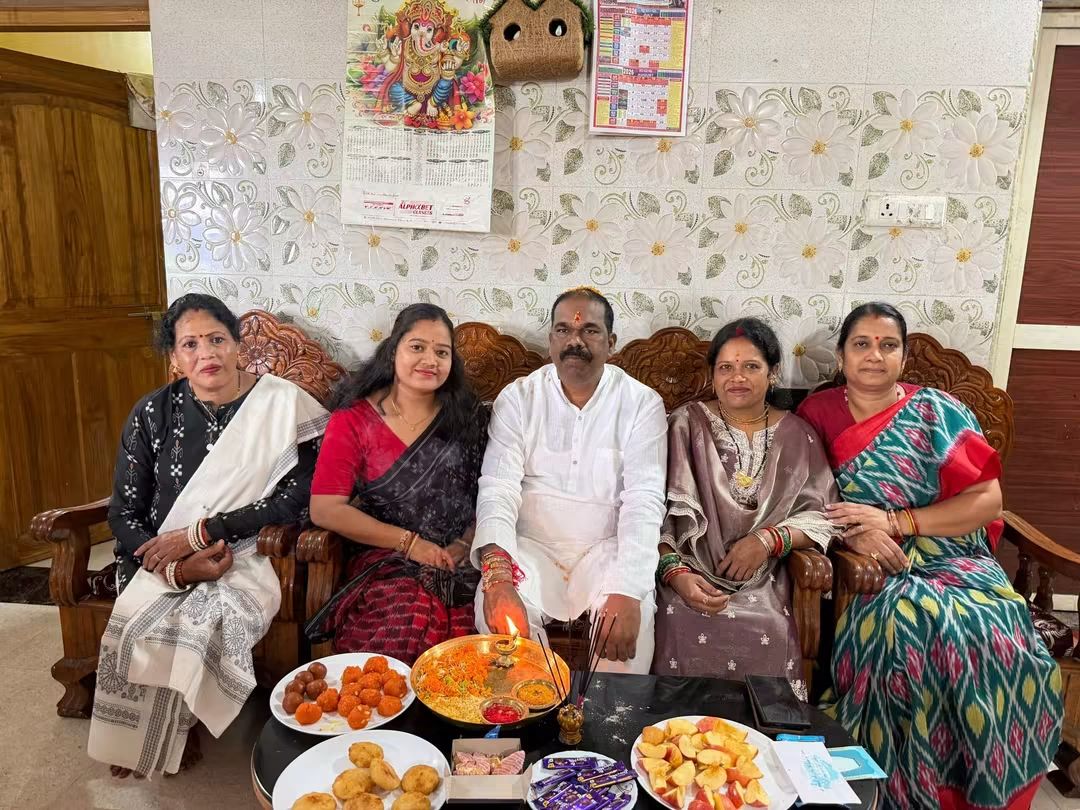 ଭଉଣୀମାନଙ୍କ ସ୍ନେହରେ ଭାବବିହ୍ୱଳ ଛେଣ୍ଡିପଦା ବିଧାୟକ ଅଗସ୍ତି ବେହେରା