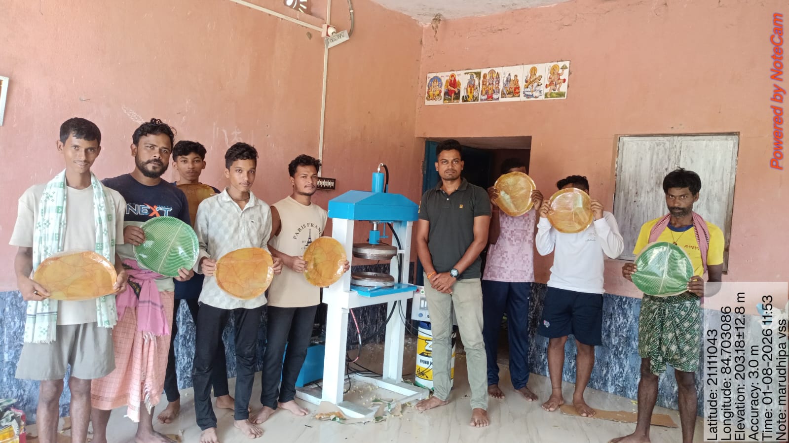ଛେଣ୍ଡିପଦାରେ ସ୍ୱାବଲମ୍ବନର ନୂଆ ପଦକ୍ଷେପ: VSSକୁ ମିଳିଲା ହାଇଡ୍ରୋଲିକ୍ ପେପର ପ୍ଲେଟ୍ ମେସିନ୍
