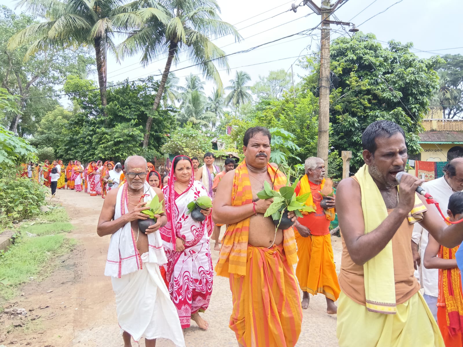 ଶ୍ରାବଣର ଚତୁର୍ଥ ସୋମବାର ରେ ଚନ୍ଦନେଶ୍ୱରଙ୍କ ଠାରେ ଜଳାଭିଷେକ