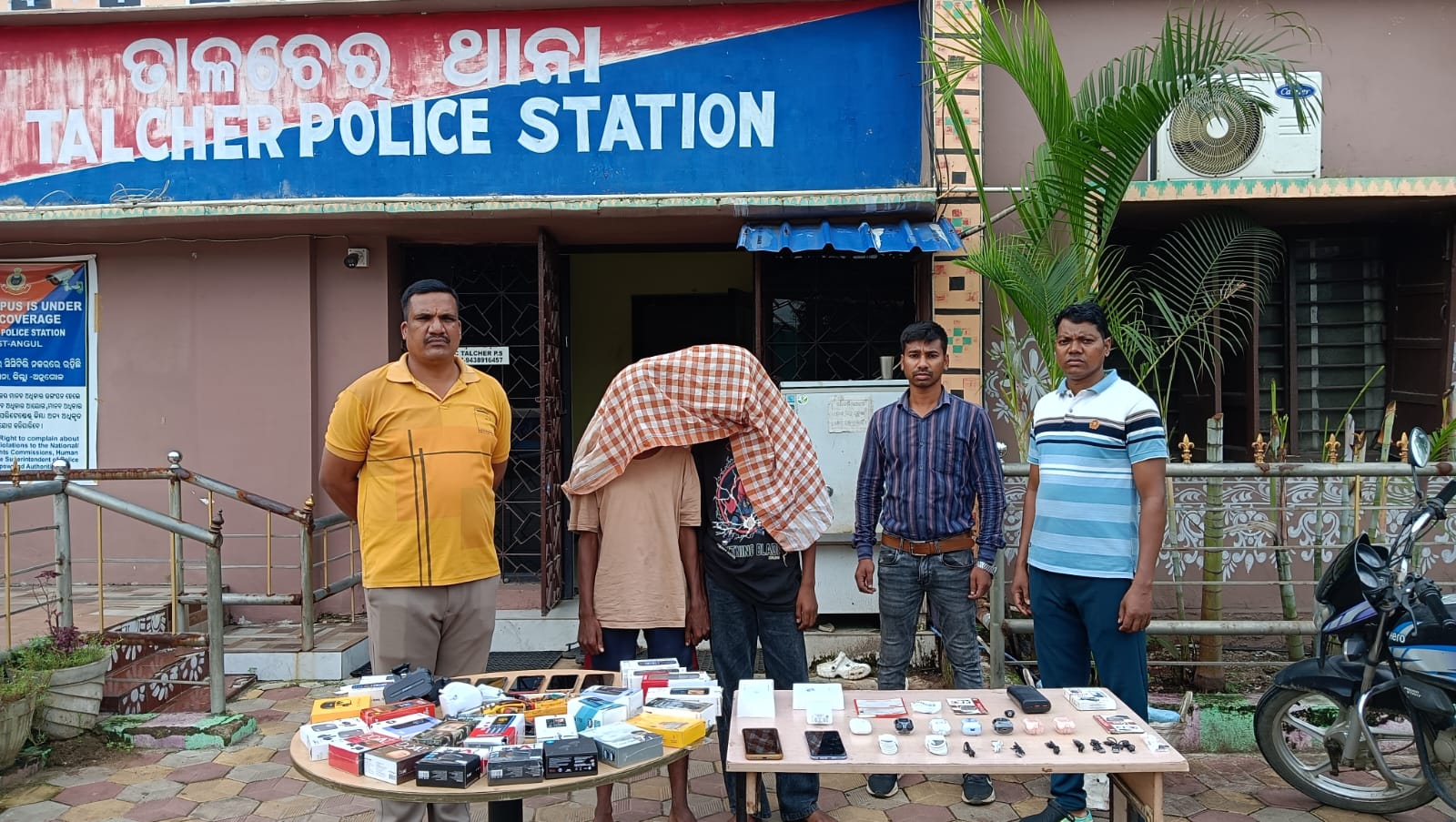 ତାଳଚେରରେ ଚୋରି ମାମଲାରେ ଦୁଇ ନାବାଳକଙ୍କ ସମ୍ପୃକ୍ତି, ବହୁ ମୋବାଇଲ ସହ ଇଲେକ୍ଟ୍ରୋନିକ୍ ସାମଗ୍ରୀ ଜବତ