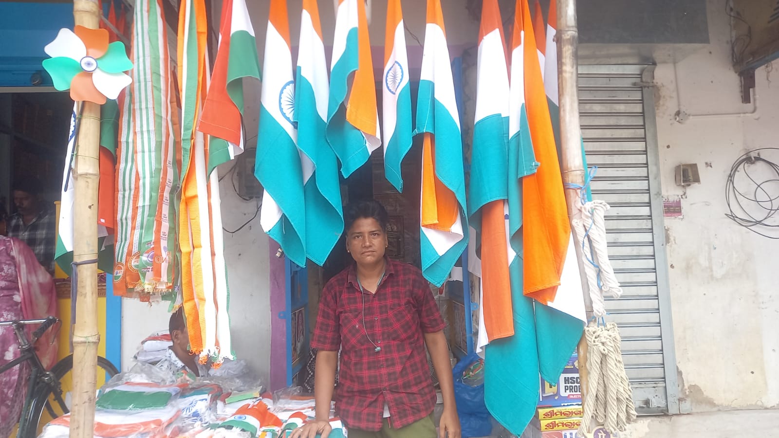 ଢେଙ୍କାନାଳରେ ସ୍ବାଧୀନତା ଦିବସ ପାଇଁ ତ୍ରିରଙ୍ଗାର ପସରା