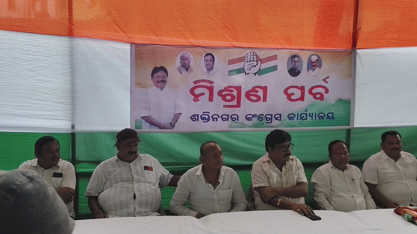 କଟକ କଂଗ୍ରେସରେ ମିଶ୍ରଣ ପର୍ବ, ଦଳରେ ସାମିଲ ହେଲେ ପୂର୍ବତନ ବିଜେପି କର୍ପୋରେଟର