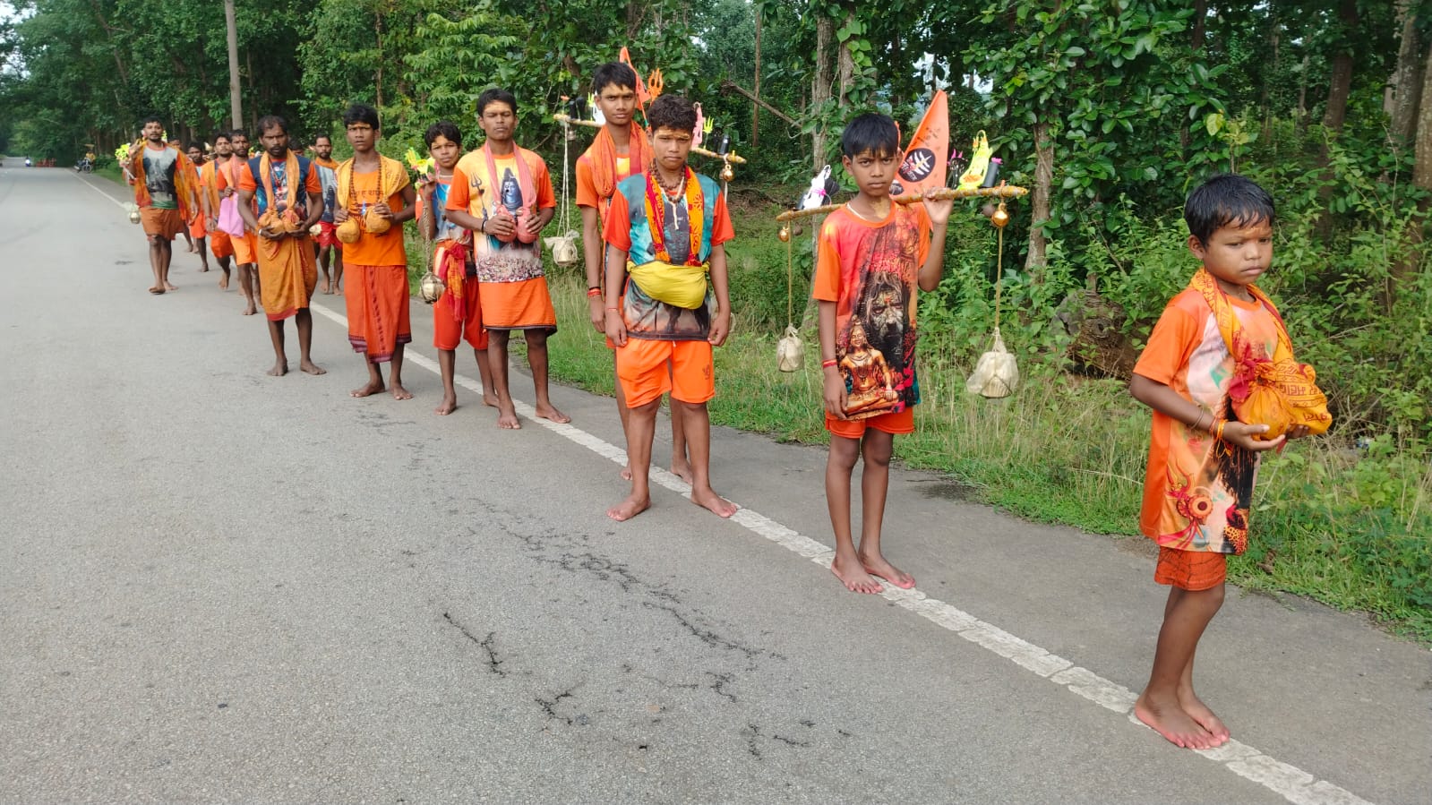 ଶ୍ରାବଣ ଶେଷ ସୋମବାରରେ ଜଳାଭିଷେକ ପାଇଁ ଜାଲେଶପଟ୍ଟାର ଜଳେଶ୍ୱରରେ କାଉଡ଼ିଆଙ୍କ ପ୍ରବଳ ଭିଡ଼