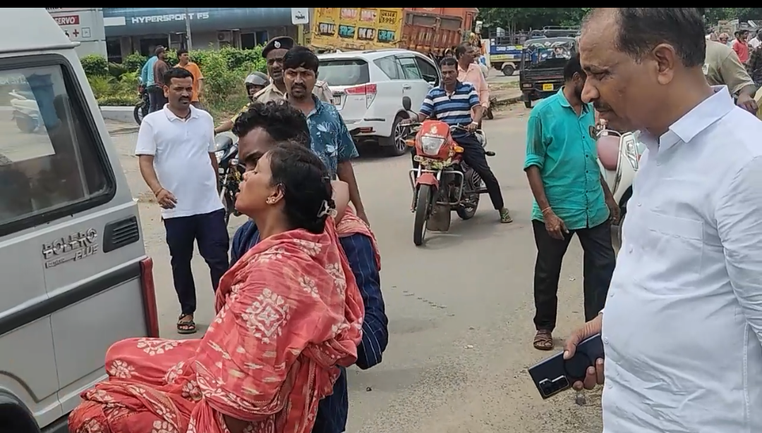 ମାନବିକତାର ପରିଚୟ ଦେଲେ ମନ୍ତ୍ରୀ ବିଭୂତି ଭୂଷଣ ଜେନା, ଦୁର୍ଘଟଣାଗ୍ରସ୍ତଙ୍କୁ ତୁରନ୍ତ ଦେଲେ ସହାୟତା