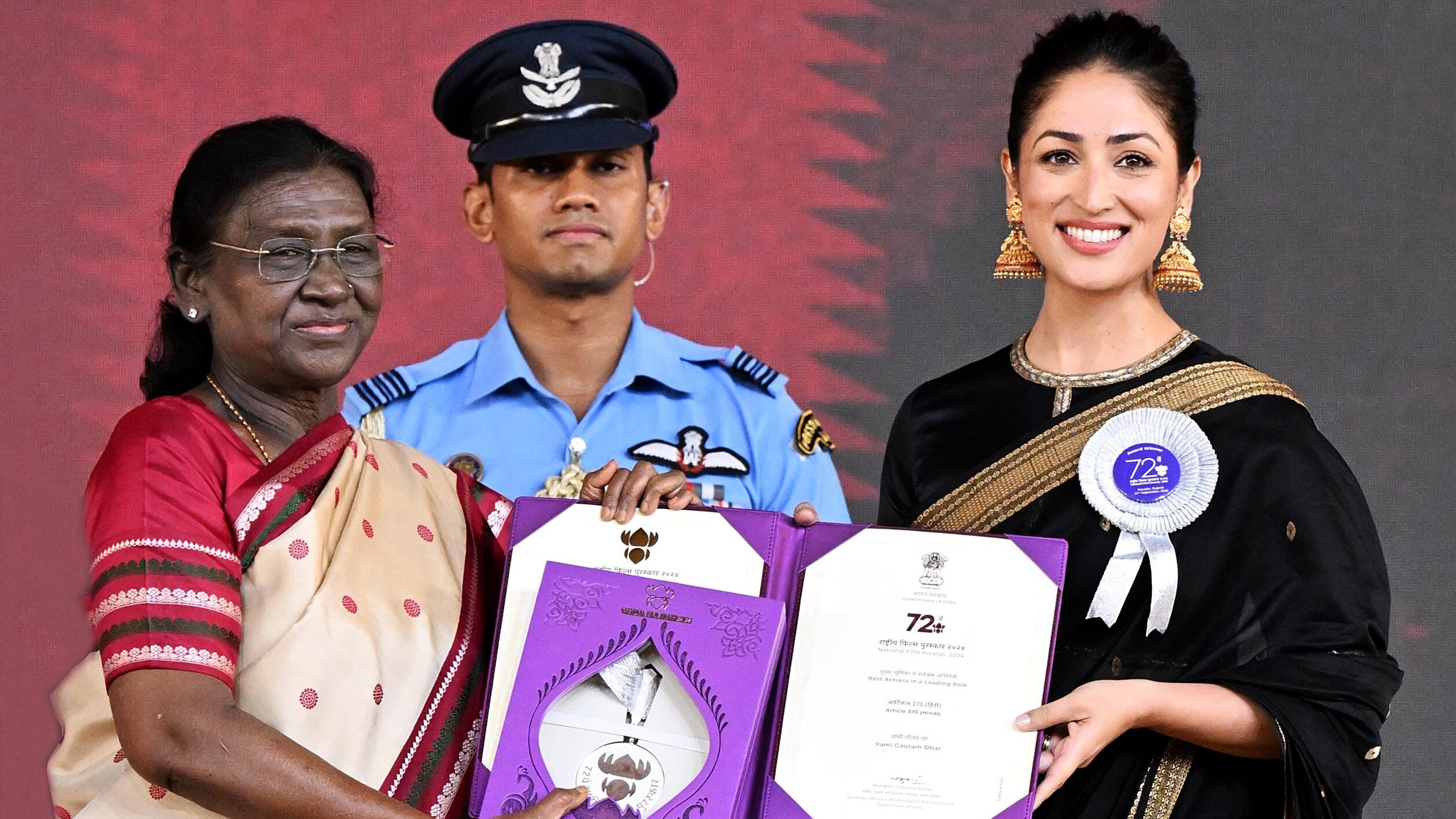 ‘ଜାତୀୟ ପୁରସ୍କାର’ ହାତରେ ୟାମି ଗୌତମ: କହିଲେ- ଏବେ ବି ନିଜକୁ ନୂଆ କଳାକାର ଭଳି ଅନୁଭବ କରୁଛି