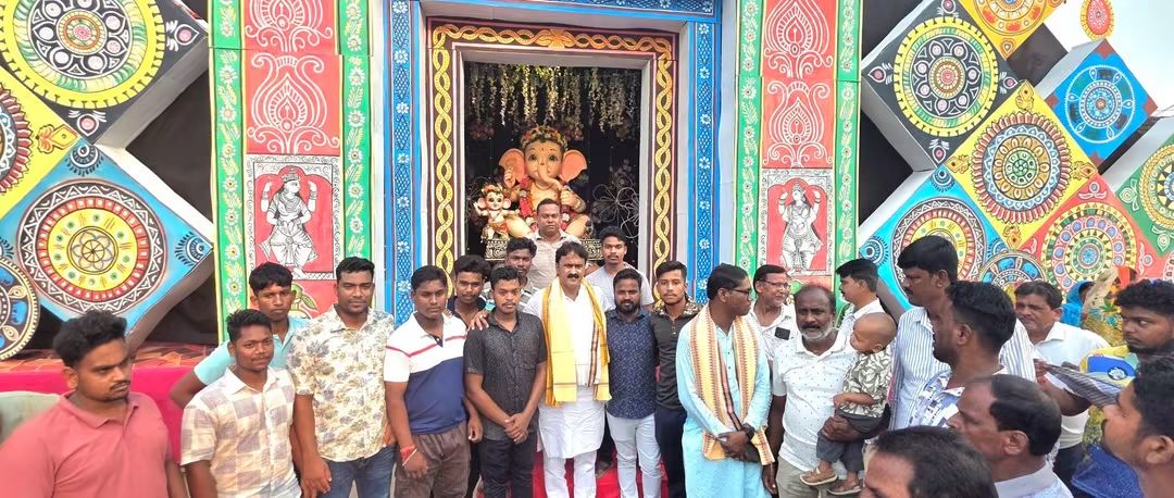 ଗଣେଶ ପୂଜାରେ ବଉଳିଗଡ଼ର ବିଭିନ୍ନ ମଣ୍ଡପ ପରିଦର୍ଶନ କଲେ ବିଧାୟକ ପ୍ରତାପ ପ୍ରଧାନ