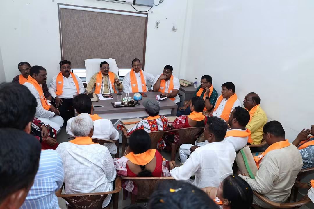 ଅନୁଗୋଳରେ ବିଜେପି ଜିଲ୍ଲା କାର୍ଯ୍ୟକାରିଣୀ ବୈଠକ, ସଂଗଠନ ସୁଦୃଢ଼ୀକରଣ ଓ ଜନସେବା ନେଇ ଆଲୋଚନା