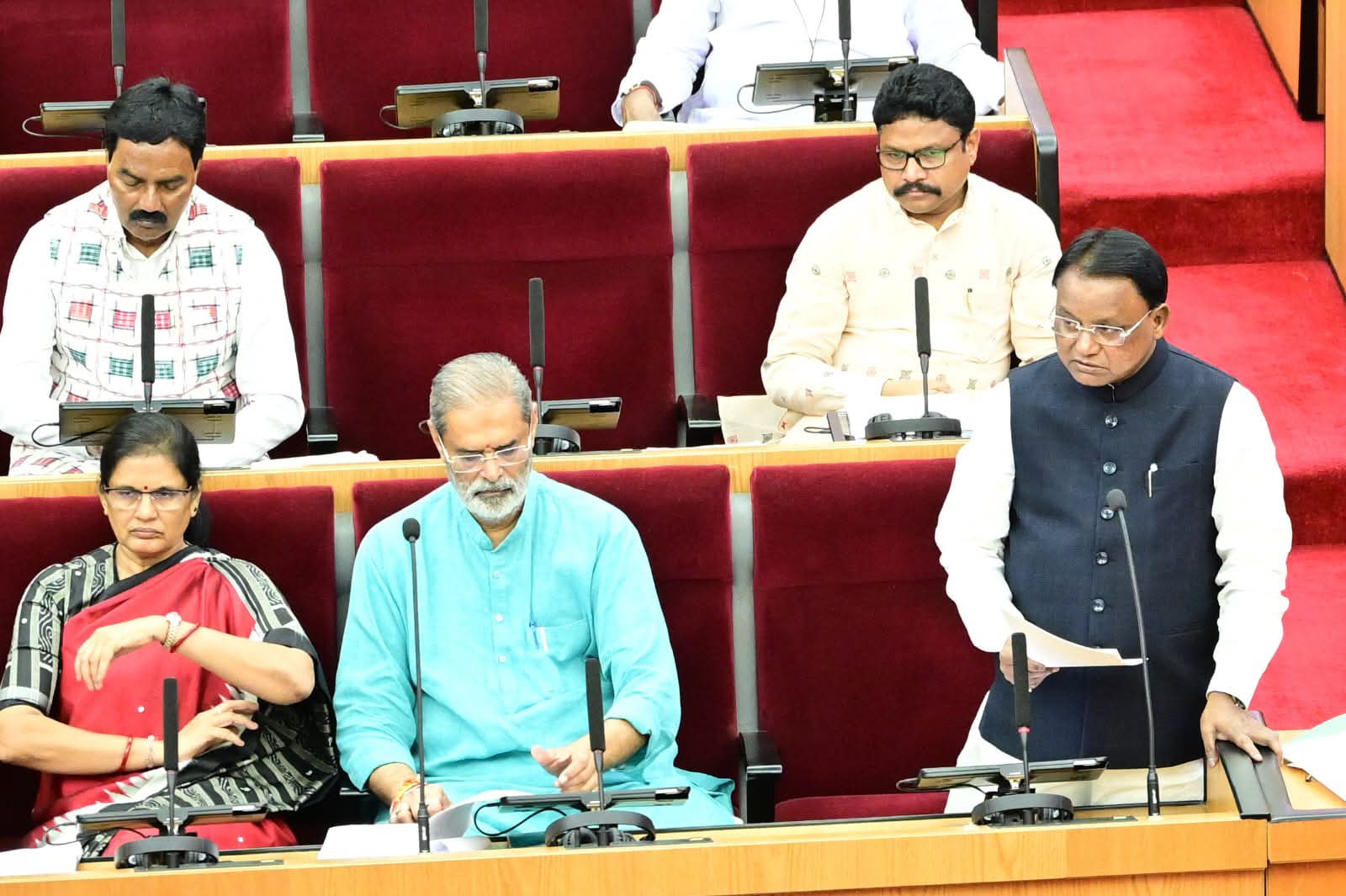 ବିଧାନସଭାର ସପ୍ତଦଶ ଅଧିବେଶନ ଆରମ୍ଭ: ଦିବଙ୍ଗତ ସଦସ୍ୟଙ୍କୁ ଶ୍ରଦ୍ଧାଞ୍ଜଳି, ବିକାଶମୂଳକ ପ୍ରସଙ୍ଗକୁ ଗୁରୁତ୍ୱ