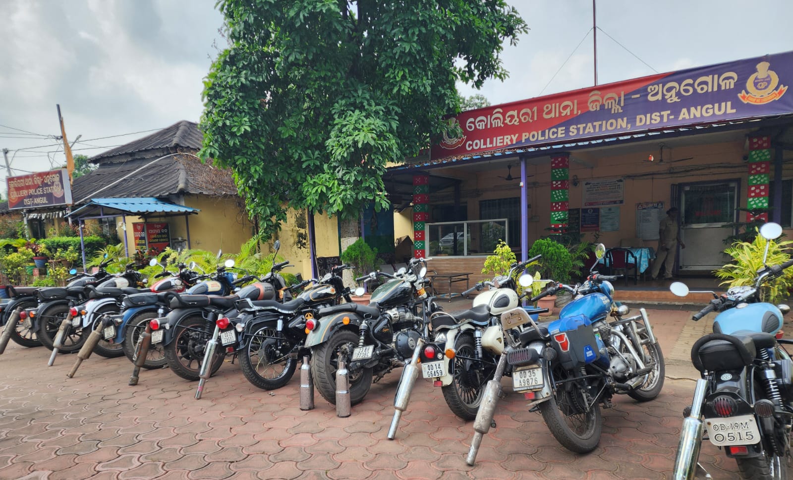 ପୋଲିସ ପକ୍ଷରୁ ବିକଟାଳ ଶଦ୍ଦପ୍ରଦ୍ୟୁଷଣ ୧୦ବୁଲେଟ୍ ଜବତ୬୭ହଜାର ଫାଇନ ଆଦାୟ