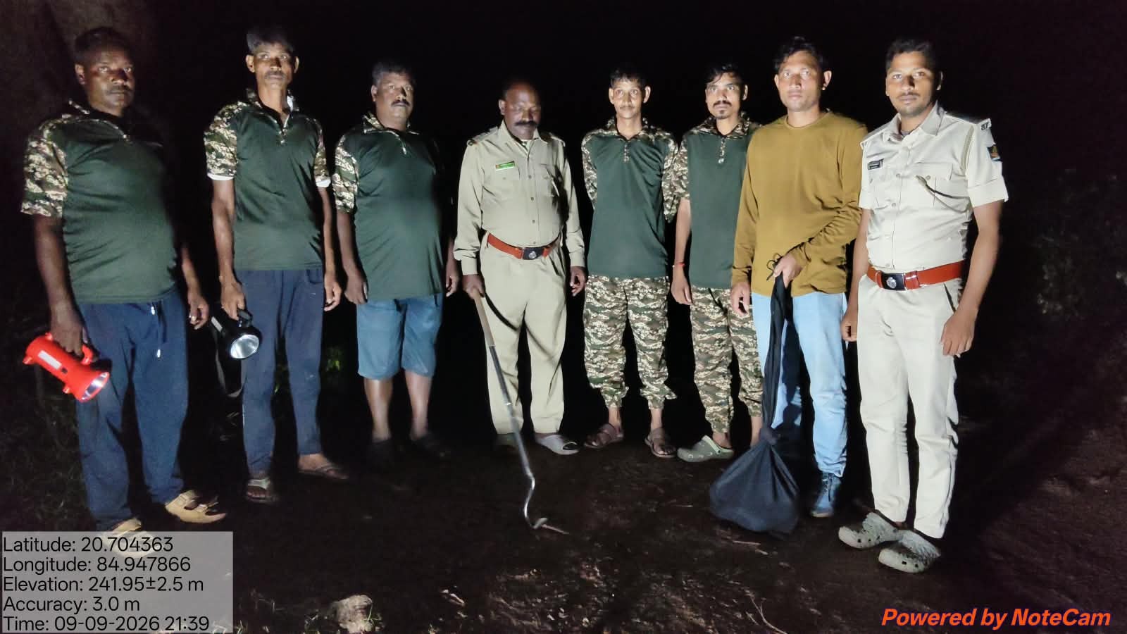 ମଧୁପୁରରେ ଦେଖାଗଲା ବିଶାଳ ରକ୍ ପାଇଥନ୍, ବନ ବିଭାଗର ତ୍ୱରିତ ପଦକ୍ଷେପରେ ଜଙ୍ଗଲକୁ ଫେରିଲା