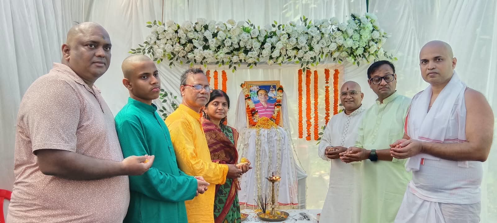 ଆଧ୍ୟାତ୍ମିକ ଚିନ୍ତନର ବ୍ୟକ୍ତିଙ୍କ ଏକାଦଶାହ ଉପଲକ୍ଷେ ଅଶ୍ରୁଳ ଶ୍ରଦ୍ଧାଞ୍ଜଳି ସଭା ଅନୁଷ୍ଠିତ