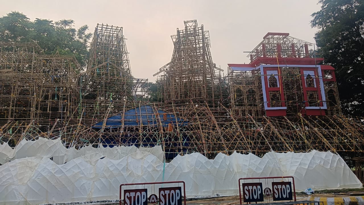 ଆଉ ମାତ୍ର ଦୁଇ ଦିନ: ନାଲକୋ ନଗରରେ ବିଶ୍ୱକର୍ମା ପୂଜା ପାଇଁ କମ୍ପୁଛି ପରିବେଶ, ଆକର୍ଷଣର କେନ୍ଦ୍ରବିନ୍ଦୁ ପାଲଟିଛି ବିଶାଳକାୟ ତୋରଣ