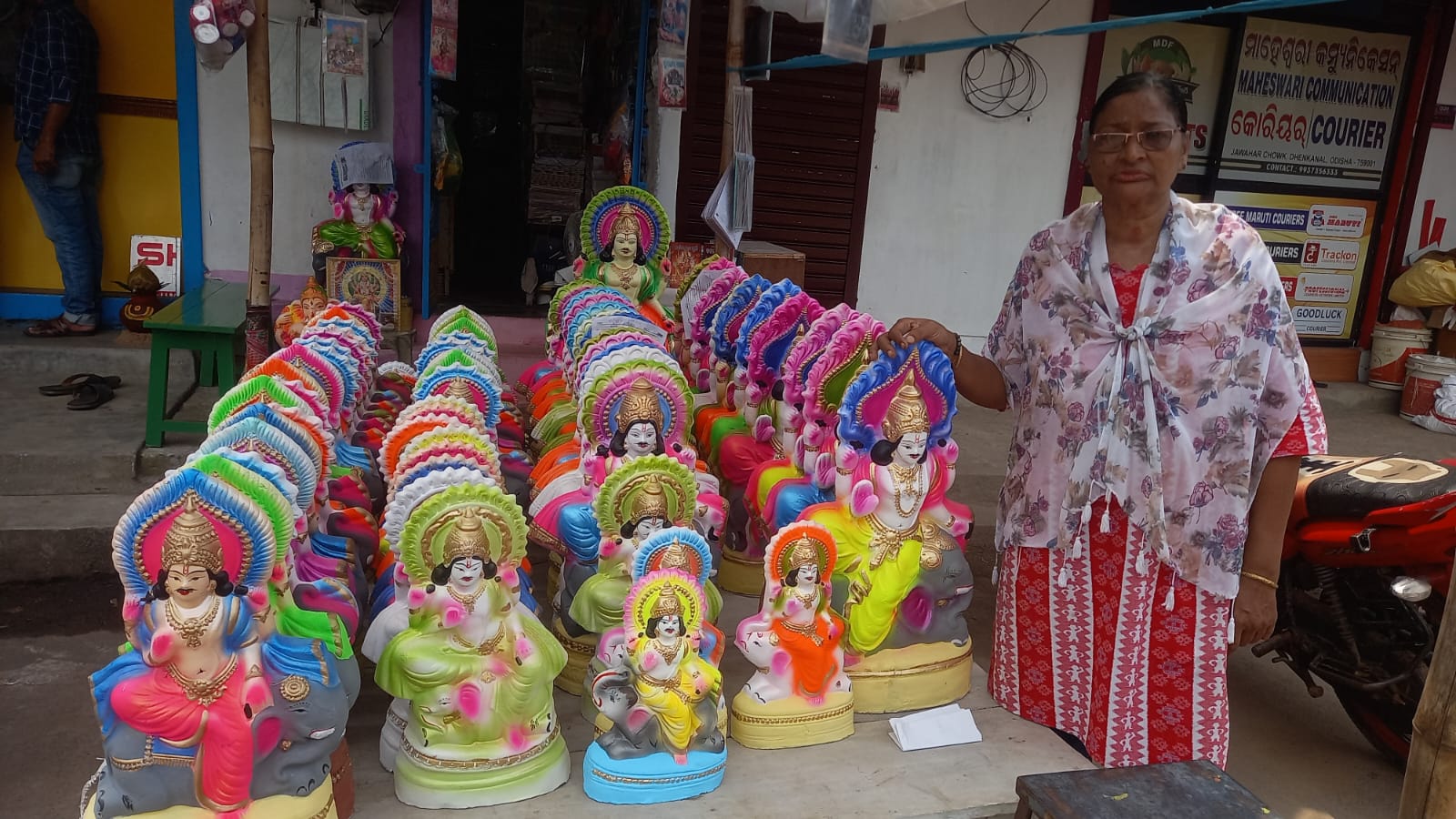 ବିଶ୍ଵକର୍ମା ପୂଜା ପାଇଁ ମୂର୍ତ୍ତିର ପସରା ଖୋଲିଛି