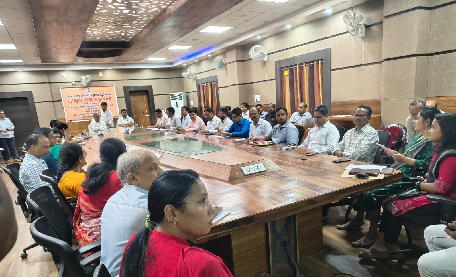 ସେବା ସଂକଳ୍ପ ଅଭିଯାନ-୨୦୨୬: ମାନ୍ୟବର ଖାଦ୍ୟ ଯୋଗାଣ ଏବଂ ଖାଉଟି କଲ୍ୟାଣ, ବିଜ୍ଞାନ ଓ ପ୍ରଯୁକ୍ତି ବିଦ୍ୟା ମନ୍ତ୍ରୀଙ୍କ ପ୍ରସ୍ତୁତି ବୈଠକ