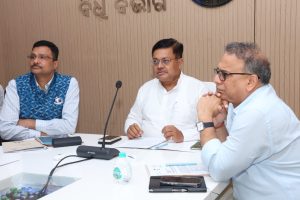 ଶ୍ରୀଜଗନ୍ନାଥ ଜମି ବନ୍ଦୋବସ୍ତ ଓ ଇ-ପୋର୍ଟାଲର ଉପଯୋଗ ନେଇ ମନ୍ତ୍ରୀ ପୃଥ୍ୱୀରାଜ ହରିଚନ୍ଦନଙ୍କ ସମୀକ୍ଷା