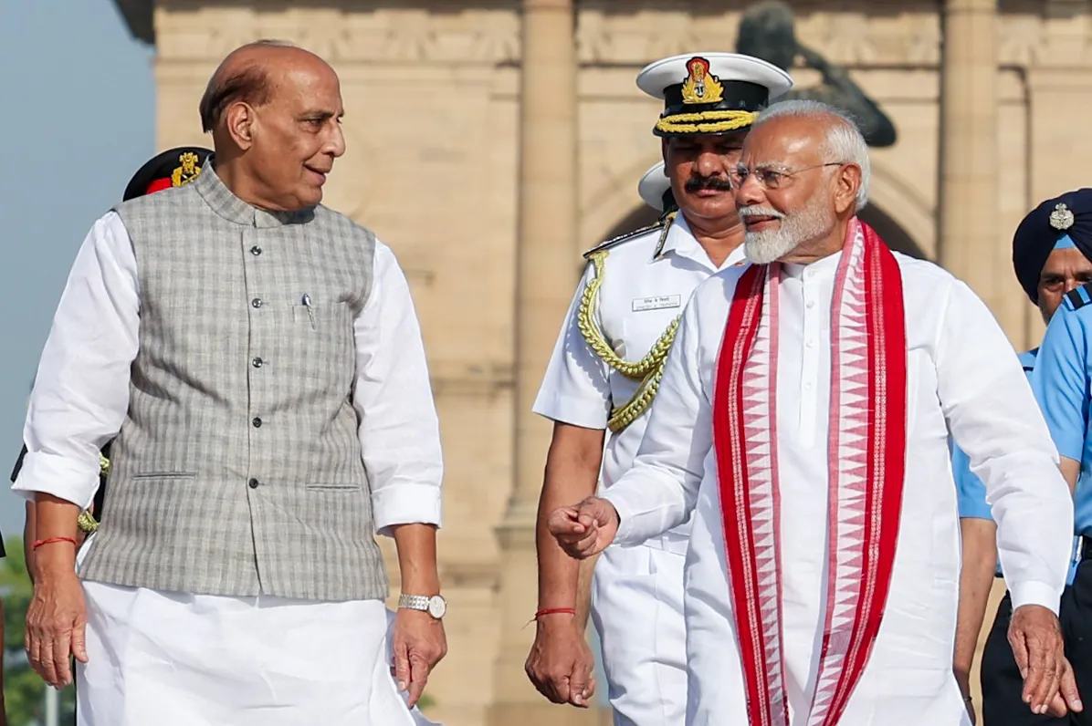 ପ୍ରତିରକ୍ଷା କ୍ଷେତ୍ରରେ ବଡ଼ ନିଷ୍ପତ୍ତି: ୧.୧୦ ଲକ୍ଷ କୋଟିର ସାମରିକ ସାମଗ୍ରୀ କ୍ରୟକୁ ମଞ୍ଜୁରୀ