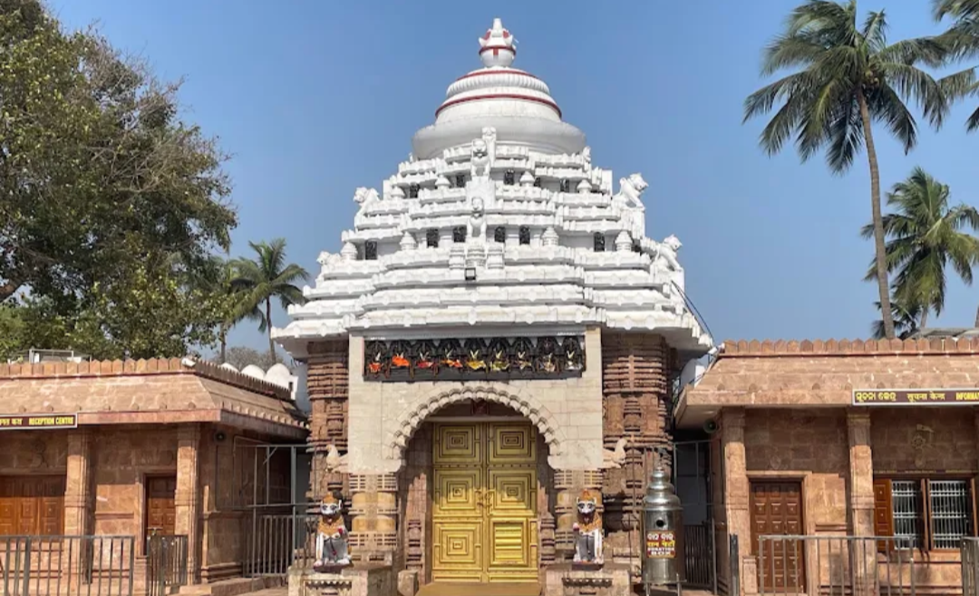 ୬ ବର୍ଷ ପରେ ଭକ୍ତଙ୍କ ପାଇଁ ଖୋଲିଲା ଗୁଣ୍ଡିଚା ମନ୍ଦିର, ମହାପ୍ରଭୁଙ୍କ ଜନ୍ମବେଦୀ ଦର୍ଶନ ପାଇଁ ଭକ୍ତଙ୍କ ଭିଡ଼