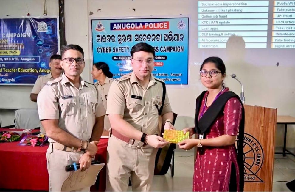 ସାଇବର ଠକଙ୍କ ଜାଲରେ ଫସନ୍ତୁ ନାହିଁ: ଛାତ୍ରଛାତ୍ରୀଙ୍କୁ ଏସ୍‌ପିଙ୍କ କଡ଼ା ପରାମର୍ଶ