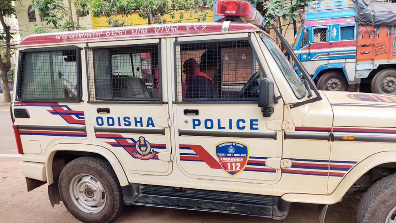 ସମ୍ବଲପୁରରେ ପୋଲିସ୍ ଏନକାଉଣ୍ଟର: କଫ୍ ସିରପ୍ ବେପାରୀ ଆହତ