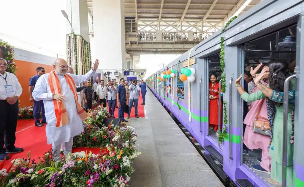 ସାବରମତୀରୁ ଗଡ଼ିଲା ଦେଶର ପ୍ରଥମ ଏଲ୍‌ଏନ୍‌ଜି ଚାଳିତ ଟ୍ରେନ୍‌, ୧୪୭୨ କୋଟିର ରେଳ ପ୍ରକଳ୍ପର ଶୁଭାରମ୍ଭ