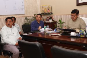 ମନ୍ତ୍ରୀ ପୃଥ୍ୱୀରାଜ ହରିଚନ୍ଦନଙ୍କ ଅଧ୍ୟକ୍ଷତାରେ ଚାରବାଟିଆ ଓ ବାଲେଶ୍ୱର ଡିଭିଜନ୍‌ର ବିଭିନ୍ନ ଉନ୍ନୟନ ପ୍ରକଳ୍ପର ସମୀକ୍ଷା