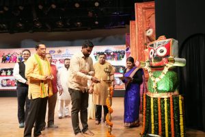 ଲୋକକଳା ଆମ ଗର୍ବ ଓ ଗୌରବ, ଏହାର ସଂରକ୍ଷଣରେ କଳାକାରଙ୍କ ଭୂମିକା ପ୍ରଶଂସନୀୟ : ସଂସ୍କୃତି ମନ୍ତ୍ରୀ ଶ୍ରୀ ସୂର୍ଯ୍ୟବଂଶୀ ସୂରଜ