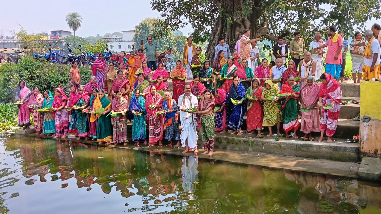 ଭଟଲି ଚକ୍ରପୁଷ୍କରିଣୀରେ ସାମୂହିକ ତିଳତର୍ପଣ