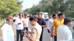 ଦୁର୍ଘଟଣାଗ୍ରସ୍ତ ବାଇକ୍‌ ଆରୋହୀଙ୍କ ପାଇଁ ଦେବଦୂତ ସାଜିଲେ ମନ୍ତ୍ରୀ ବିଭୂତି ଜେନା ହାଇୱା ଧକ୍କାରେ ଗୁରୁତର ଆହତଙ୍କୁ ଏସ୍କର୍ଟ ଗାଡ଼ିରେ ପଠାଇଲେ ଡାକ୍ତରଖାନା, ହାଇୱା ଜବତ ପାଇଁ ପୁଲିସକୁ ନିର୍ଦ୍ଦେଶ
