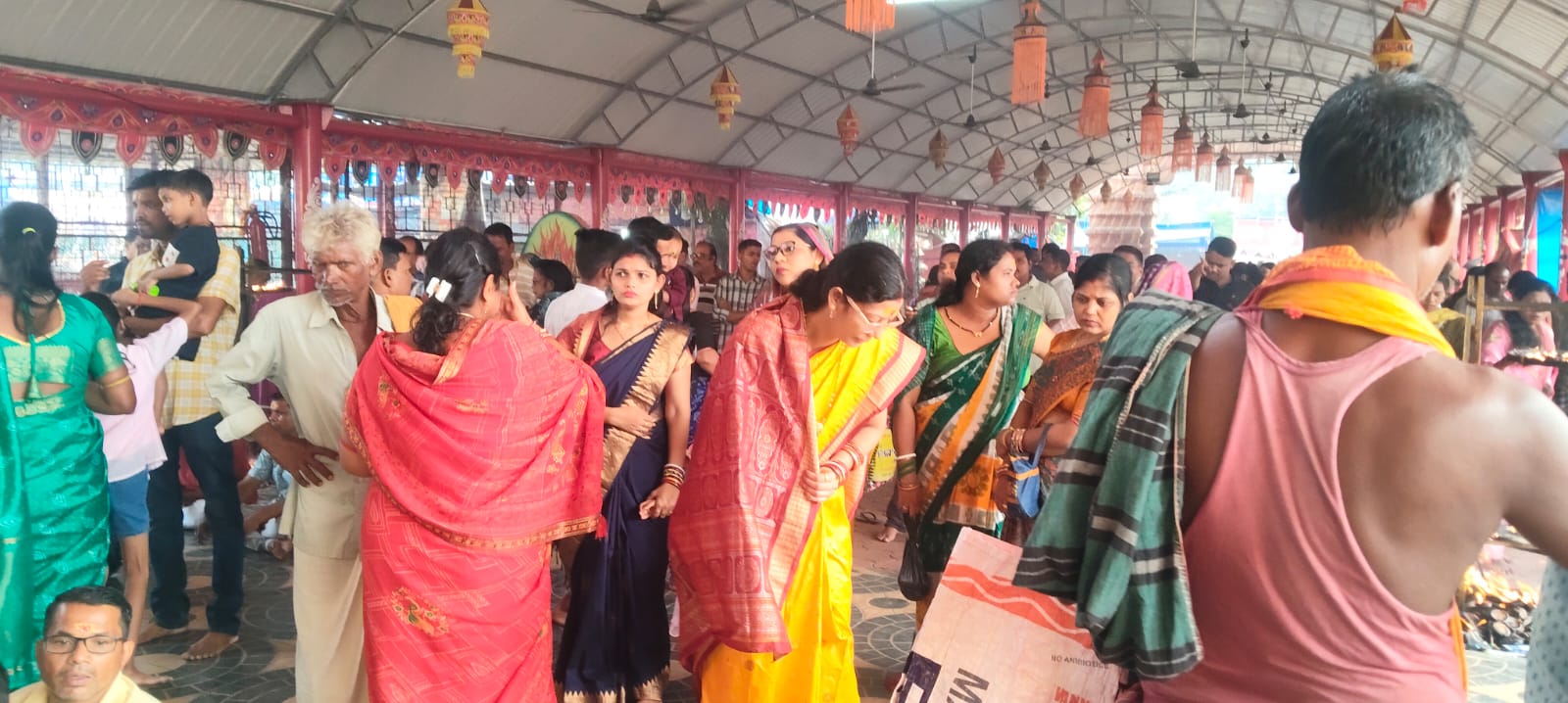 ସାଉଥ୍ ବଲଣ୍ଡା ମା’ ଦୁର୍ଗାଙ୍କ ପୀଠରେ ମହାଅଷ୍ଟମୀ ଓ ସନ୍ଧିପୂଜା, ହଜାର ହଜାର ଭକ୍ତଙ୍କ ସମାଗମ