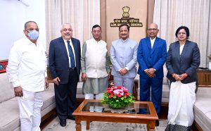 ରାଜ୍ୟପାଳଙ୍କୁ ସୌଜନ୍ୟମୂଳକ ସାକ୍ଷାତ କଲେ ମୁଖ୍ୟ ସୂଚନା କମିଶନର