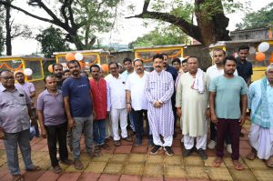 ରୋଜଗାର ସୃଷ୍ଟି ପାଇଁ ମୟୂରଭଞ୍ଜର ୫ ଯୁବକଙ୍କୁ ଜଳଖିଆ କେବିନ୍ ପ୍ରଦାନ କଲେ ମନ୍ତ୍ରୀ ଡା. କୃଷ୍ଣଚନ୍ଦ୍ର ମହାପାତ୍ର