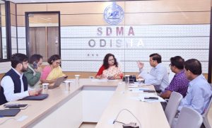 ବାତ୍ୟା ‘ଅର୍ଣ୍ଣବ’ ପ୍ରଭାବରେ ବନ୍ୟା: ସ୍ଥିତି ଅନୁଧ୍ୟାନ କଲେ ମୁଖ୍ୟ ଶାସନ ସଚିବ; ପ୍ରଭାବିତଙ୍କୁ ଏୟାରଲିଫ୍ଟ କରିବାକୁ ପରାମର୍ଶ
