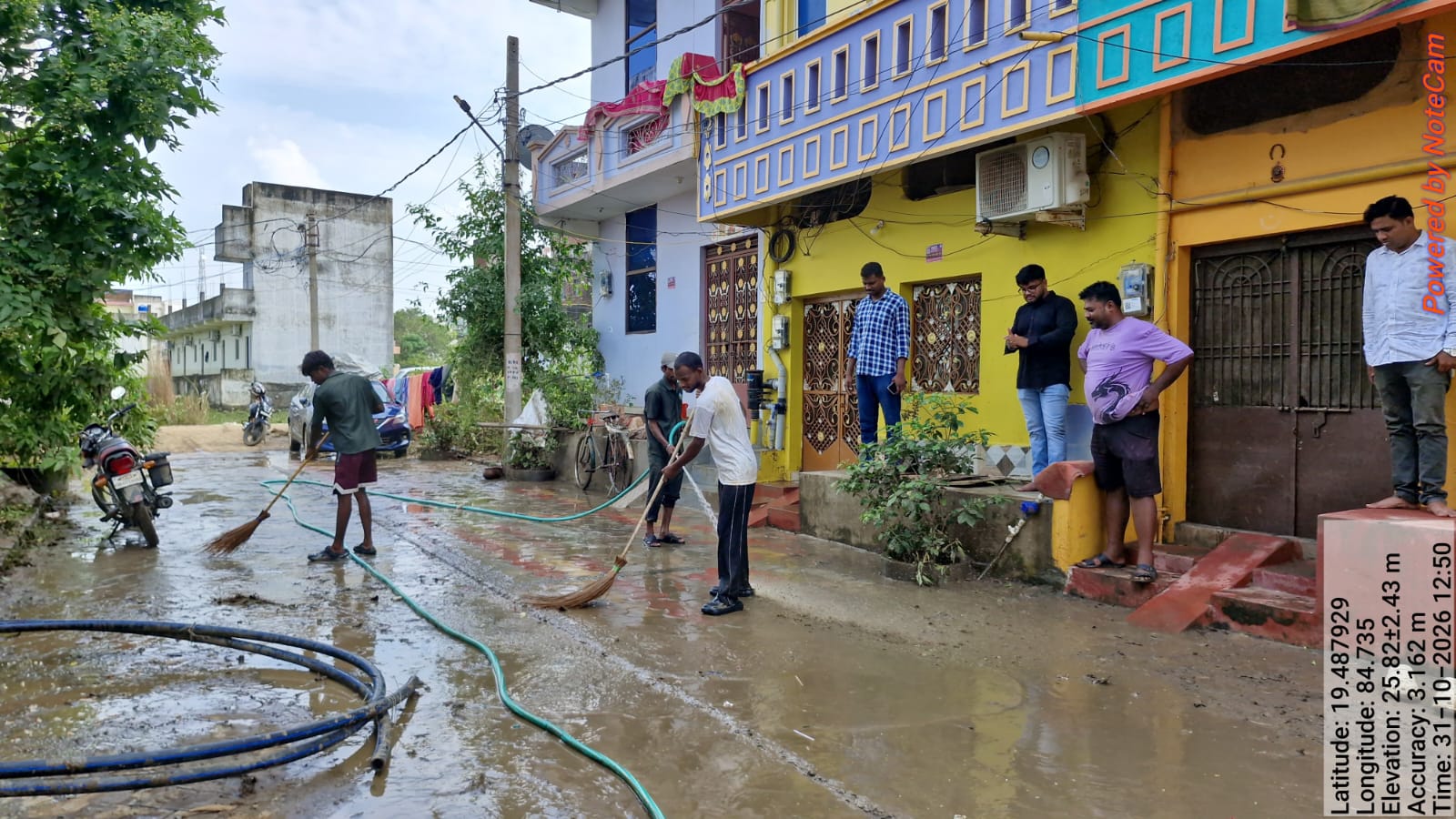 ବନ୍ୟା ପରେ ଧୀରେ ଧୀରେ ଫେରୁଛି ସ୍ୱାଭାବିକ ସ୍ଥିତି