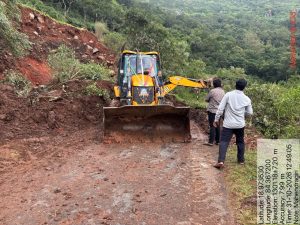 ଦୁର୍ଗମ ଗଙ୍ଗବାଡ଼ରେ ଜିଲ୍ଲାପାଳ ଅକ୍ଷୟ ସୁନୀଲ ଅଗ୍ରୱାଲ ଓ ଉପ ଜିଲ୍ଲାପାଳ 