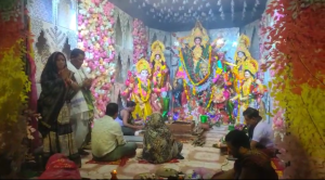 ବିଶ୍ୱନାଥପୁରରେ ମା’ ଦୁର୍ଗାଙ୍କ ପୂଜା ମହୋତ୍ସବ କଳସ ଯାତ୍ରାରୁ ଆରମ୍ଭ, ରାବଣ ଦହନରେ ଜମିଲା ଶ୍ରଦ୍ଧାଳୁଙ୍କ ଭିଡ଼