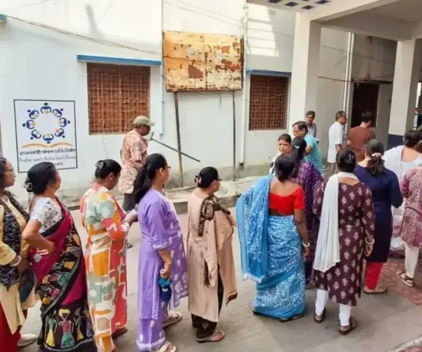 ପଶ୍ଚିମବଙ୍ଗରେ ଚୂଡ଼ାନ୍ତ ପର୍ଯ୍ୟାୟ ଭୋଟ: ମମତା ବାନାର୍ଜୀଙ୍କ ସହ ଶୁଭେନ୍ଦୁ ଅଧିକାରୀଙ୍କ କଡ଼ା ଟକ୍କର